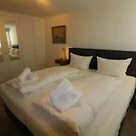 With 3 Bedrooms Hébergement de vacances