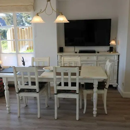 Holiday home With 3 Bedrooms Wenningstedt-Braderup